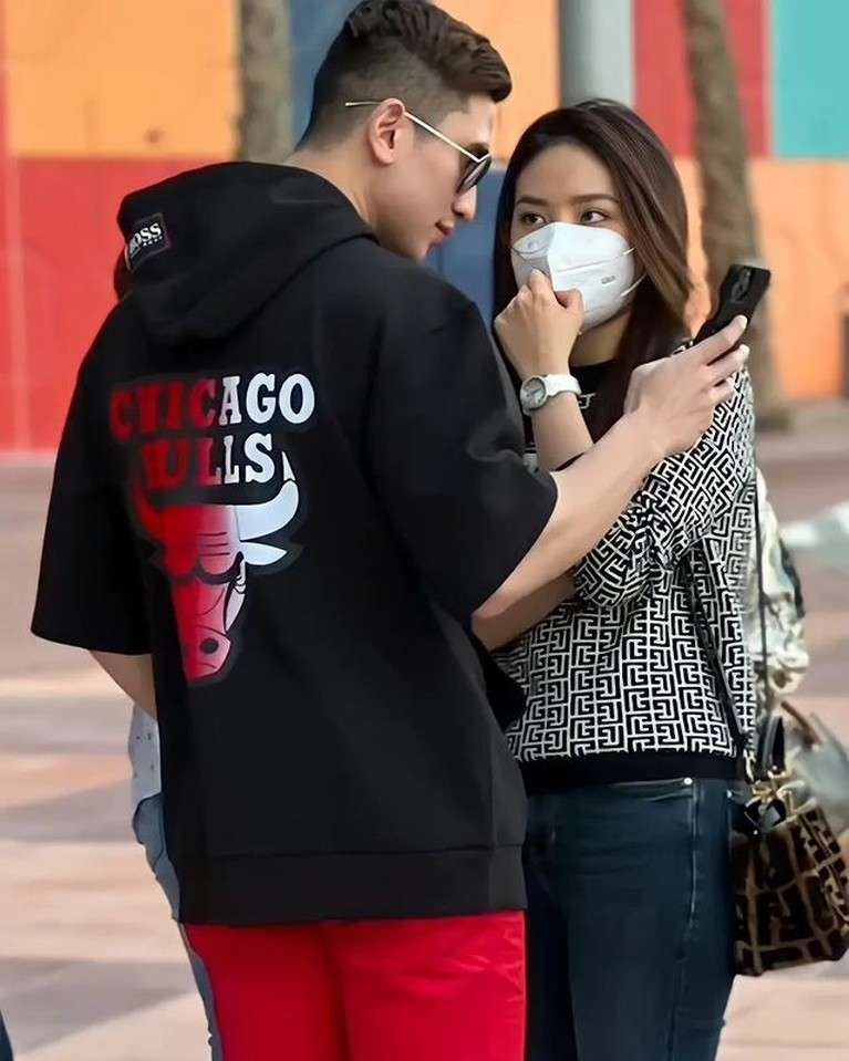 10 Potret Mesra Natasha Wilona & Verrel Bramasta Liburan di Dubai, Makan Steak ‘Sultan’