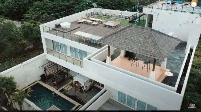 10 Potret Rumah Mewah Anang-Ashanty di Bali, Bak Istana Terbengkalai, Tembok pada Bocor!