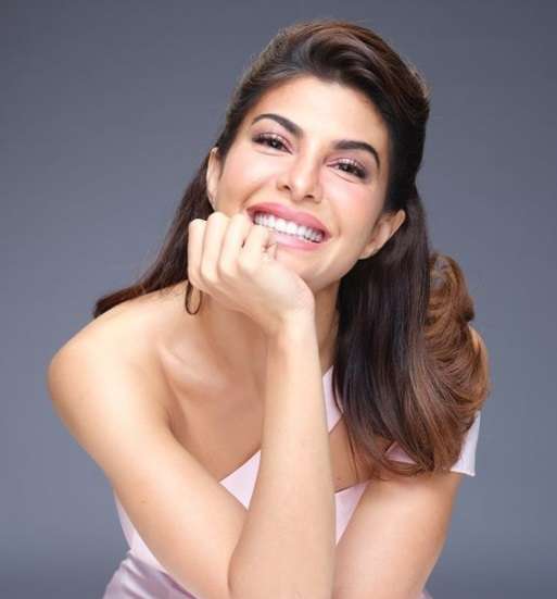 Jacqueline Fernandez Salah Satu Aktris Termahal Bollywood, Hidup Mewah Hingga Jadi Simpanan Penipu, Lihat 7 Potretnya!