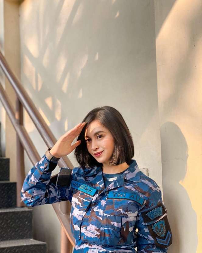 8 Potret ‘Cantiknya’ Serda Hanifah, Anggota Wanita TNI AU yang Parasnya Bak Bidadari