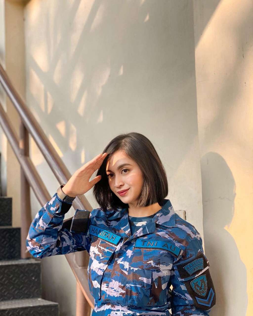 8 Potret ‘Cantiknya’ Serda Hanifah, Anggota Wanita TNI AU yang Parasnya Bak Bidadari