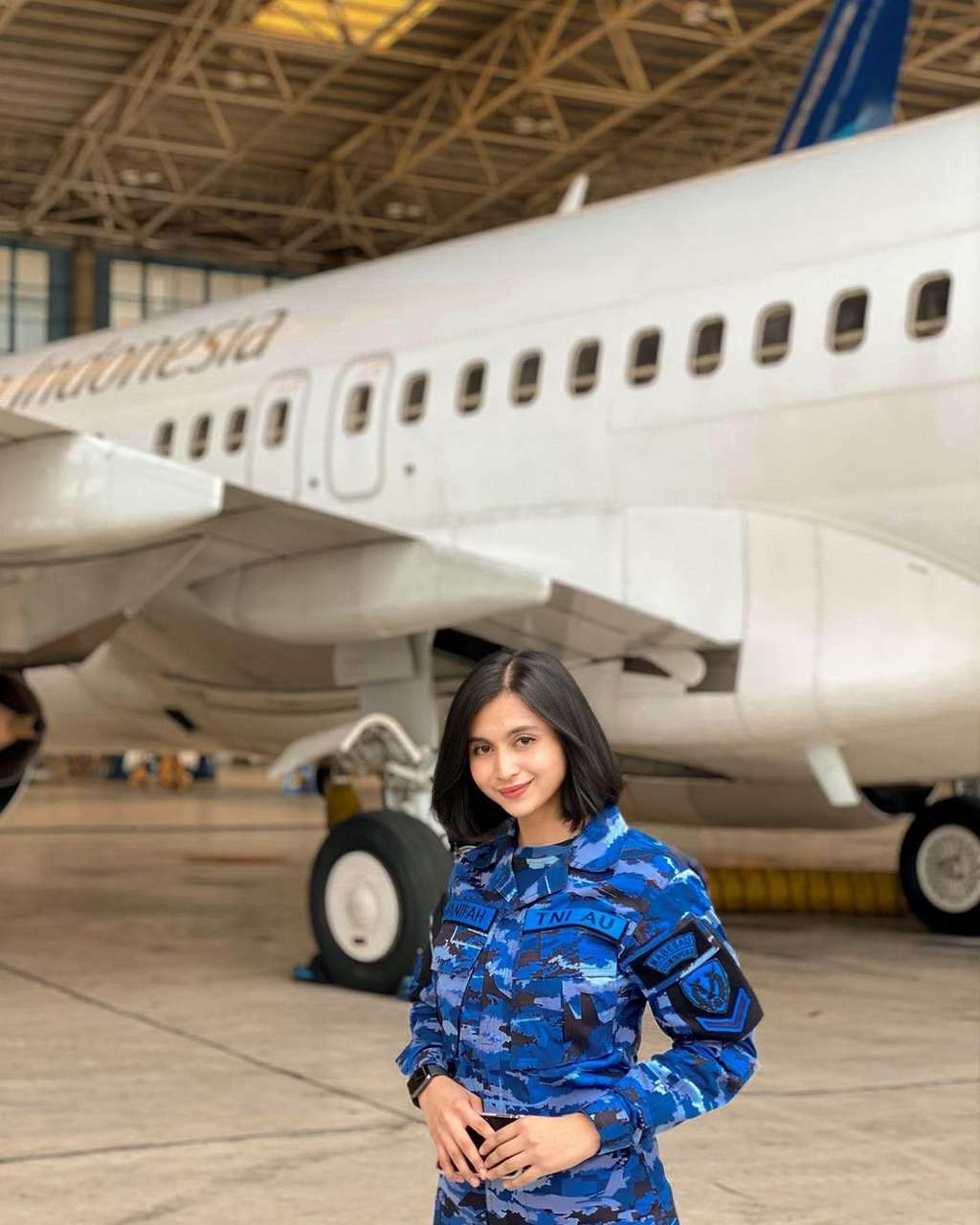 8 Potret ‘Cantiknya’ Serda Hanifah, Anggota Wanita TNI AU yang Parasnya Bak Bidadari