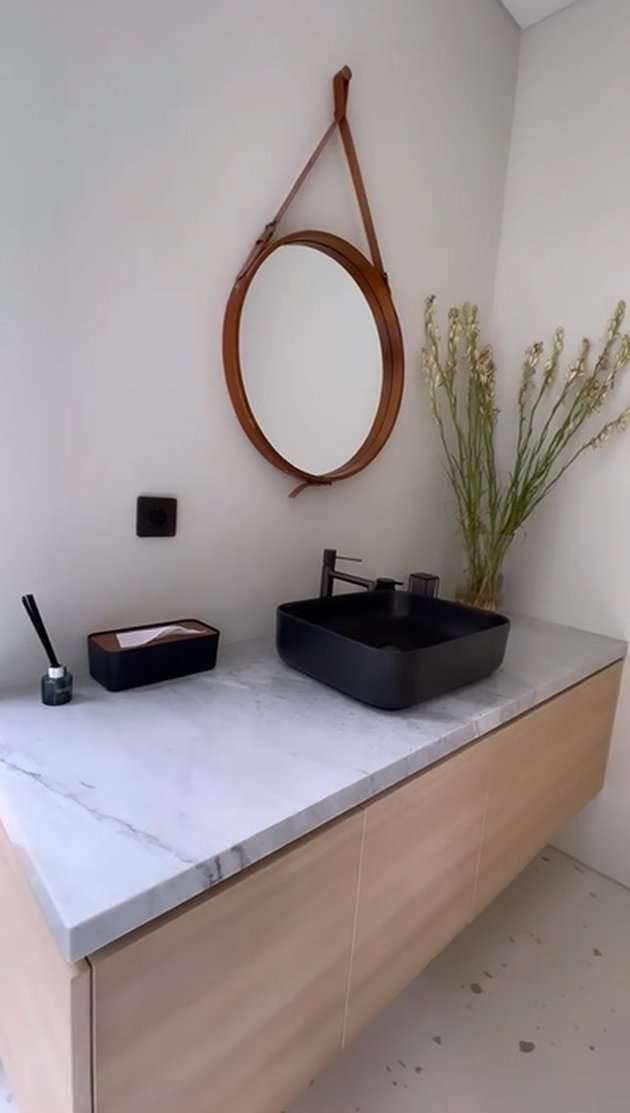 10 Potret Before-After Rumah Baru Poppy Bunga, Desainnya Bikin Takjub!