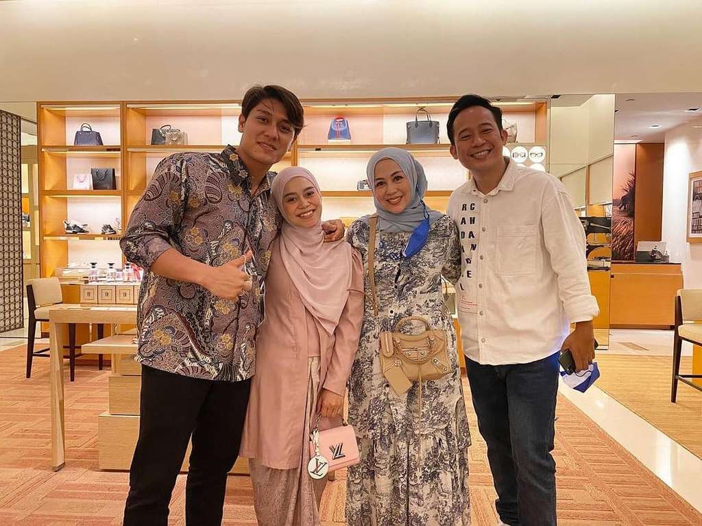 5 Potret Lesti Kejora usai Melahirkan, Langsung Singset!