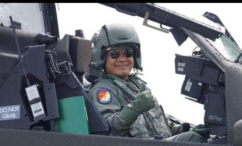 Dudung Abdurachman Catat Sejarah, Jadi Kasad Pertama yang Terbangkan Helikopter Serang Apache