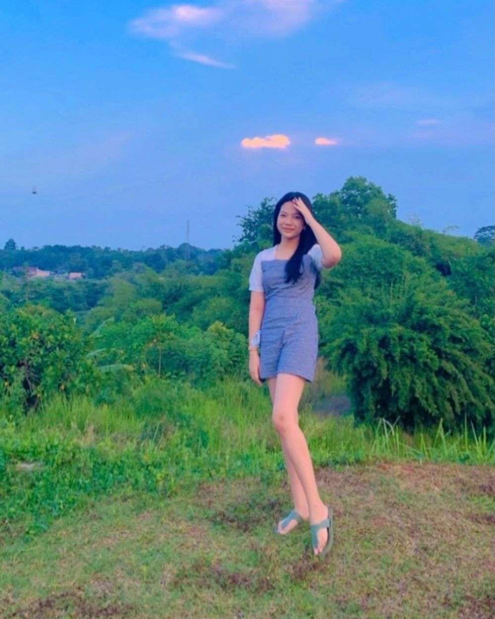 Pangling! 10 Potret Terbaru Jeniffer Pemain ‘Dunia Terbalik’, Kecilnya Polos Kini Cantik & Gaul Abis!