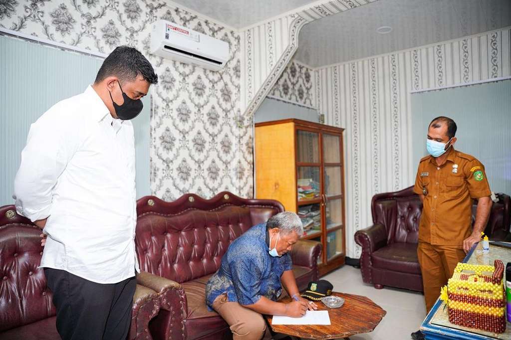 8 Potret Marahnya Bobby Nasution ‘Mantu Presiden’ pada Pejabat yang Pungli, Langsung Pecat!