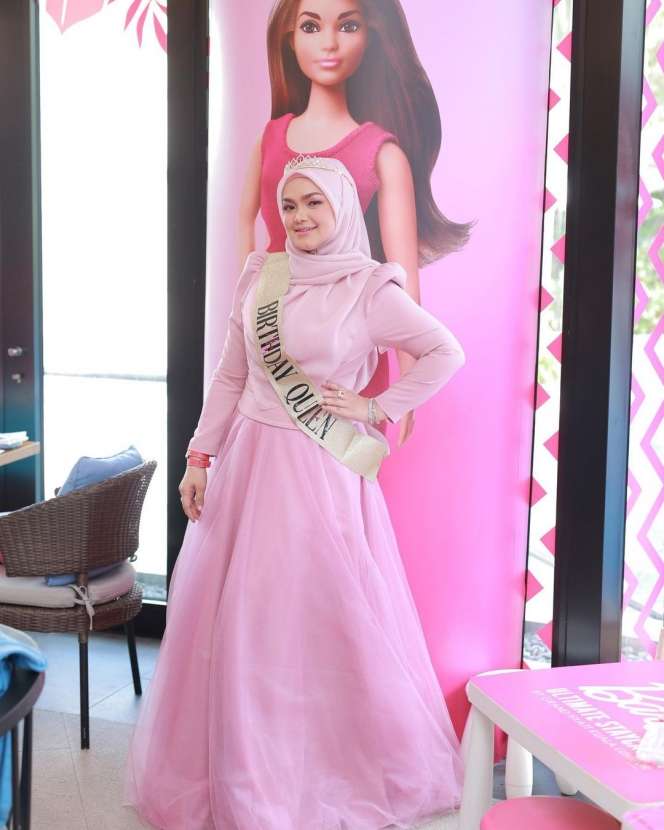 10 Potret Perayaan Ultah Siti Nurhaliza ke 43, Bak Pesta ABG-Bertema Barbie & Serba Pink!