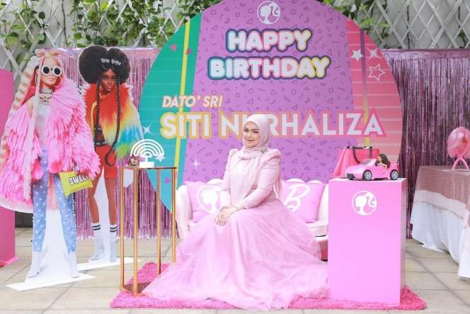 10 Potret Perayaan Ultah Siti Nurhaliza ke 43, Bak Pesta ABG-Bertema Barbie & Serba Pink!
