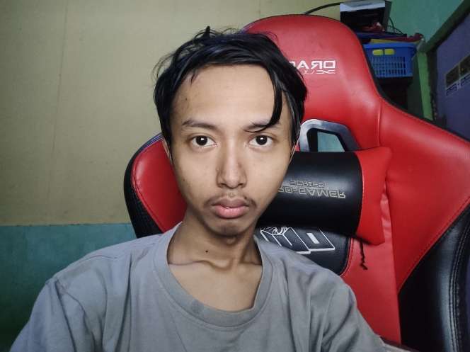 10 Foto Selfi Pria Semarang ‘Ghozali Everyday’ yang Laku Rp13 Miliar, Begini Kisah Unik di Baliknya!