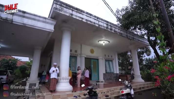 Penampakan Rumah Pelawak Qomar, Bak Gedung Megah!