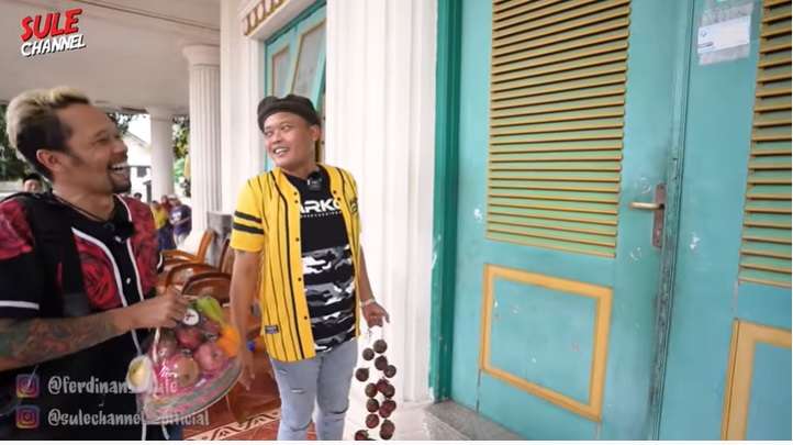 Penampakan Rumah Pelawak Qomar, Bak Gedung Megah!