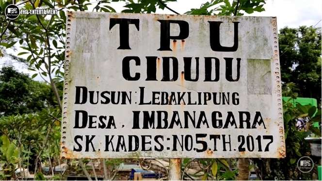 8 Potret Kondisi Makam Nike Ardilla yang Lama Tak Tersorot, Gedung untuk Fans Terbengkalai-Memprihatinkan!