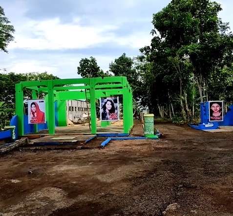 8 Potret Kondisi Makam Nike Ardilla yang Lama Tak Tersorot, Gedung untuk Fans Terbengkalai-Memprihatinkan!