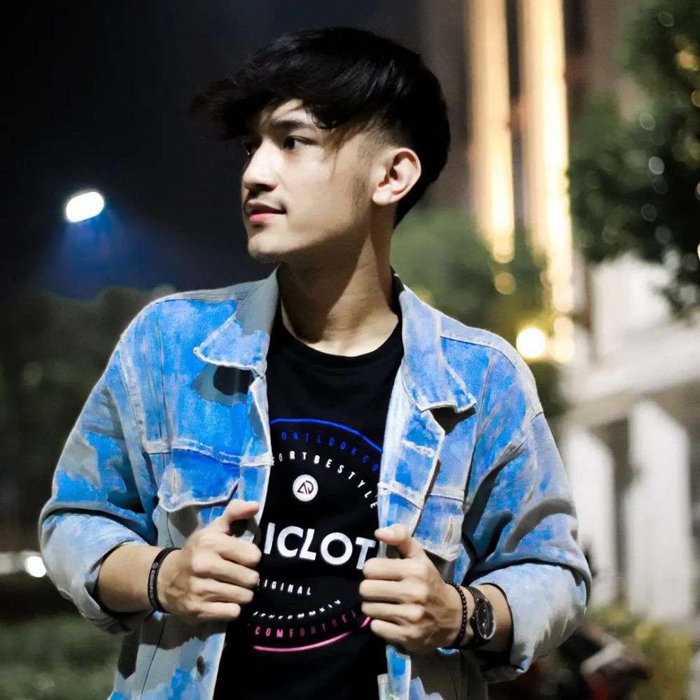 Dituding Pansos! Ini 10 Potret Rivaldi ‘YouTuber’ Ganteng Dikabarkan Dekat dengan Mayang Adik Vanessa Angel