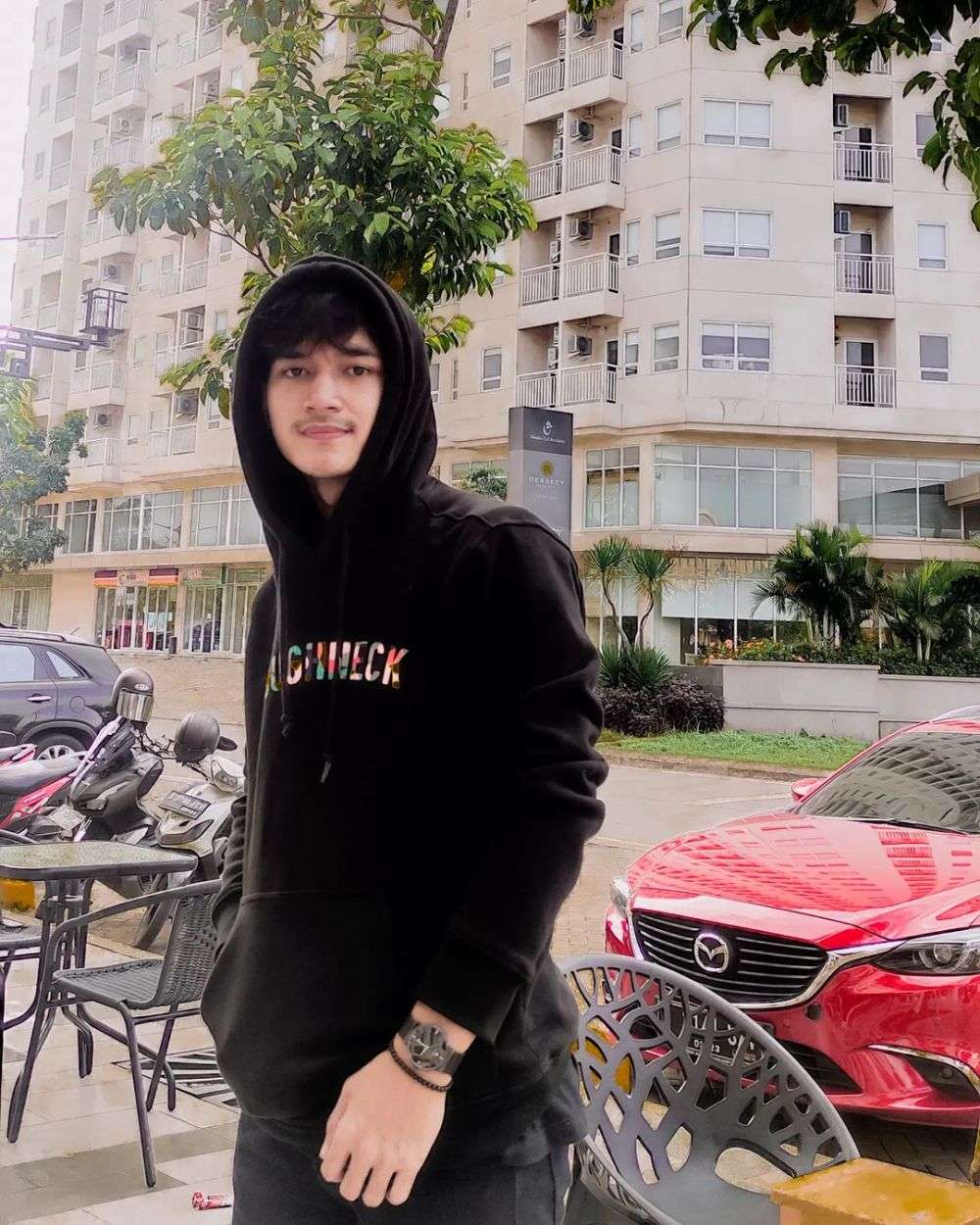 Dituding Pansos! Ini 10 Potret Rivaldi ‘YouTuber’ Ganteng Dikabarkan Dekat dengan Mayang Adik Vanessa Angel