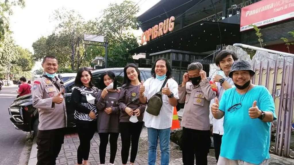 Dituding Pansos! Ini 10 Potret Rivaldi ‘YouTuber’ Ganteng Dikabarkan Dekat dengan Mayang Adik Vanessa Angel