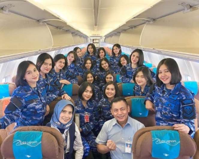 Potret Wanita Angkatan Udara yang Jadi Pramugari Pesawat Presiden, Cantiknya Bukan Main!