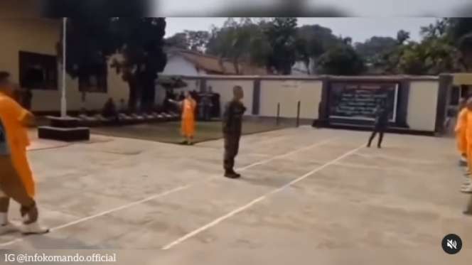 Nasib Perwira TNI yang Dijebloskan ke Rutan Militer, Ini 8 Potretnya Saat 'Diospek' Tahanan Lain