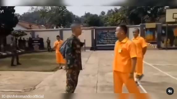 Nasib Perwira TNI yang Dijebloskan ke Rutan Militer, Ini 8 Potretnya Saat 'Diospek' Tahanan Lain