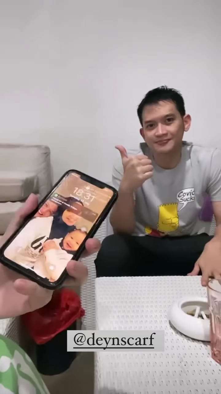 10 Foto Wallpaper di HP Artis yang Tak Sengaja Tersorot, Thariq Halilintar Terciduk Pakai Foto Fuji!
