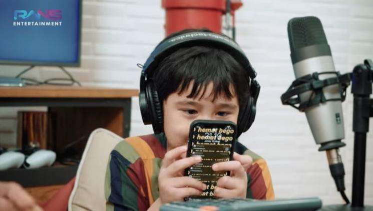 10 Foto Wallpaper di HP Artis yang Tak Sengaja Tersorot, Thariq Halilintar Terciduk Pakai Foto Fuji!