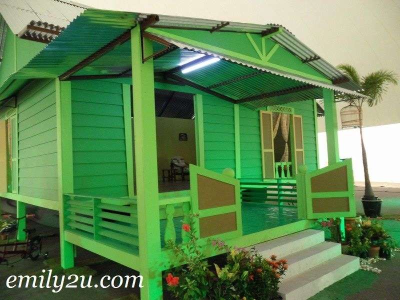 10 Penampakan Rumah Upin & Ipin di Dunia Nyata, Luarnya Sederhana Dalamnya Bikin Melongo!