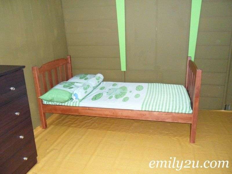 10 Penampakan Rumah Upin & Ipin di Dunia Nyata, Luarnya Sederhana Dalamnya Bikin Melongo!