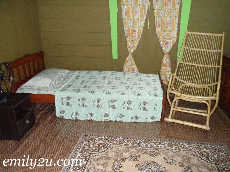 10 Penampakan Rumah Upin & Ipin di Dunia Nyata, Luarnya Sederhana Dalamnya Bikin Melongo!