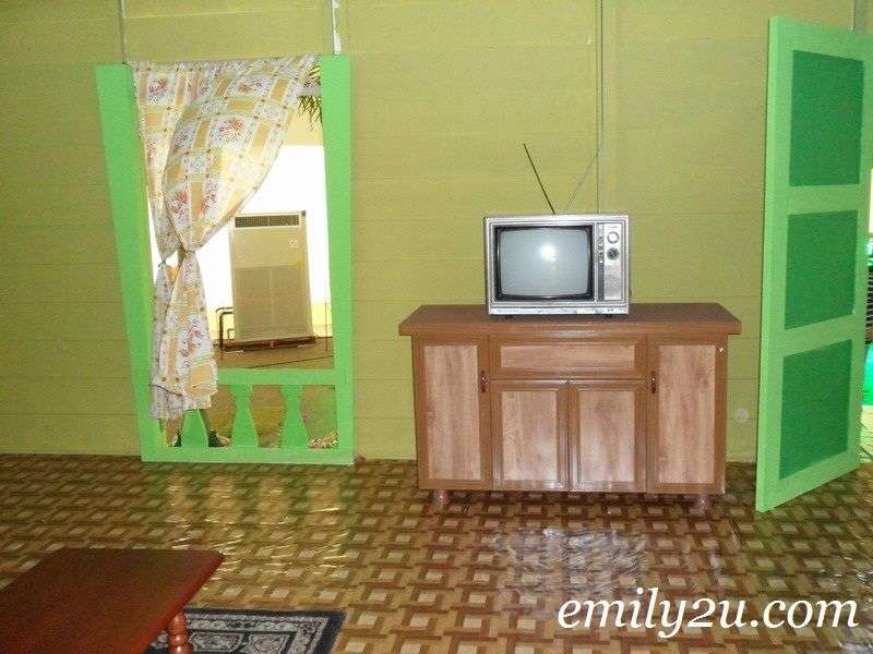 10 Penampakan Rumah Upin & Ipin di Dunia Nyata, Luarnya Sederhana Dalamnya Bikin Melongo!