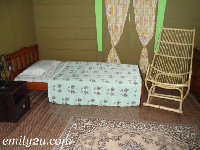 10 Penampakan Rumah Upin & Ipin di Dunia Nyata, Luarnya Sederhana Dalamnya Bikin Melongo!