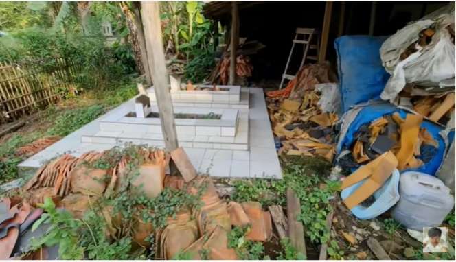 Penampakan Desa Siluman, Banyak Kuburan di Pemukiman Warga