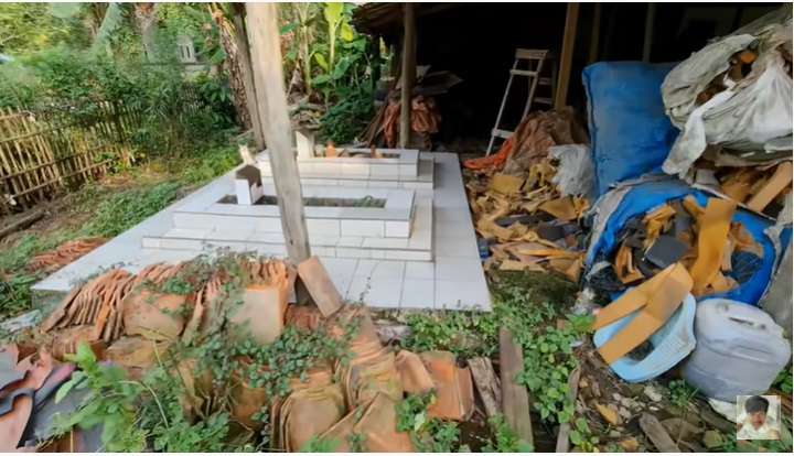 Penampakan Desa Siluman, Banyak Kuburan di Pemukiman Warga