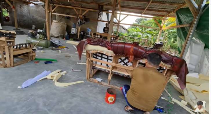 Penampakan Desa Siluman, Banyak Kuburan di Pemukiman Warga