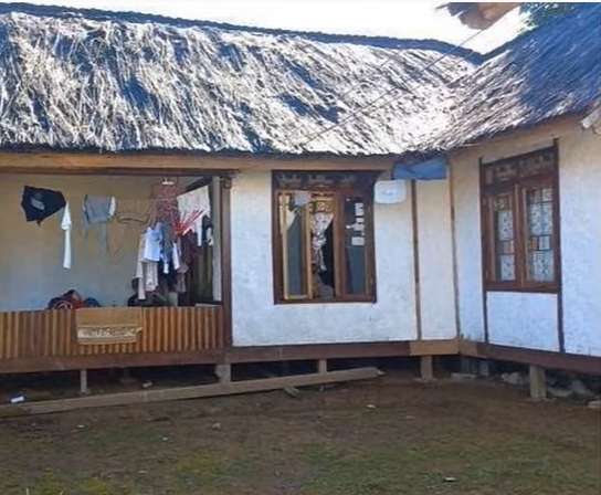Dulu Kaya Raya, Intip 6 Potret Kondisi Rumah Mandra di Kampung, Sederhana Beratapkan Daun!