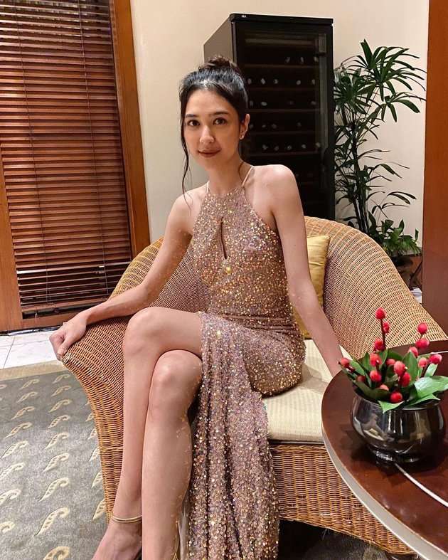 10 Gaya ‘Mewah’ Artis Hadiri Pernikahan Vidi Aldiano, Busana Mikha Tambayong Jadi Sorotan!