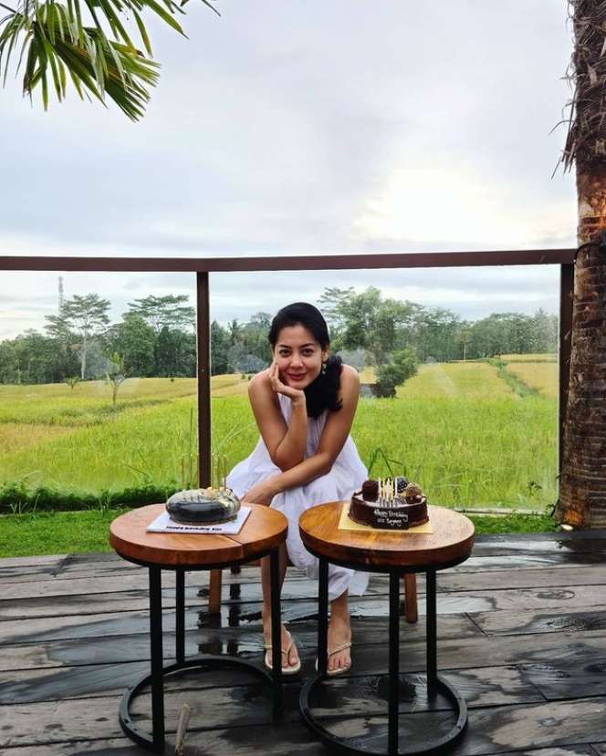 Berwajah Awet Muda, Potret Terbaru Lulu Tobing Bikin Warganet Kagum!