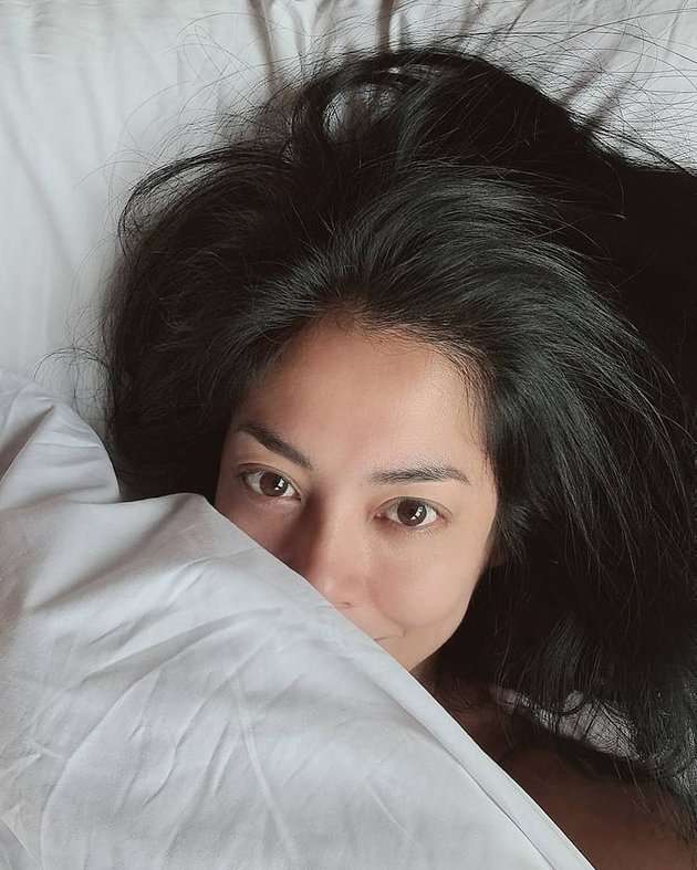 Berwajah Awet Muda, Potret Terbaru Lulu Tobing Bikin Warganet Kagum!