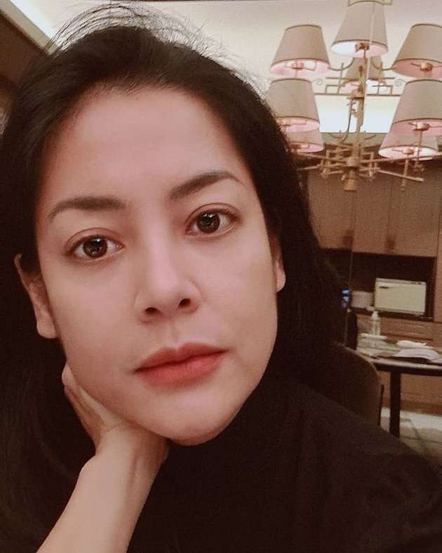 Berwajah Awet Muda, Potret Terbaru Lulu Tobing Bikin Warganet Kagum!