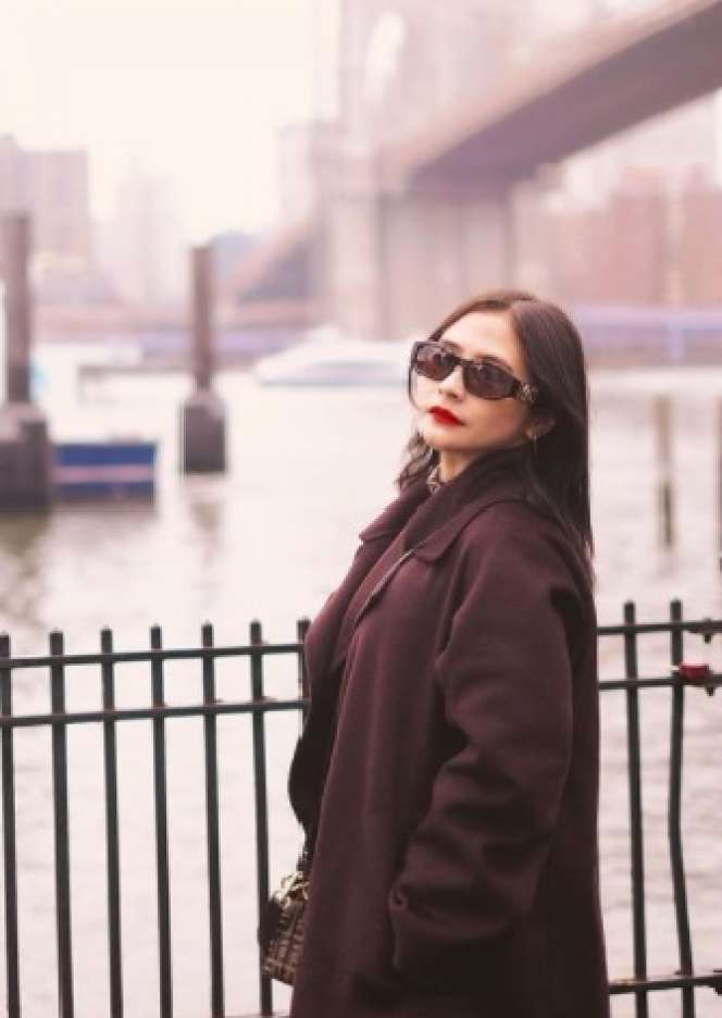 Outfit Kerennya Curi Perhatian, Lihat 7 Potret Prilly Latuconsia Saat Liburan ke AS