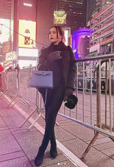 Outfit Kerennya Curi Perhatian, Lihat 7 Potret Prilly Latuconsia Saat Liburan ke AS