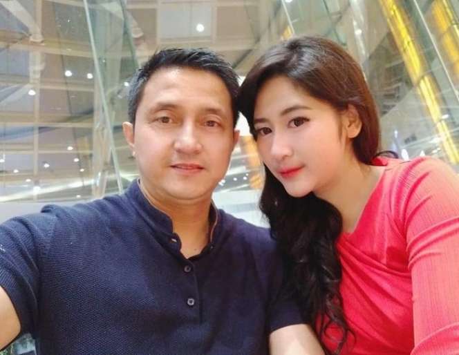 Momen Romantis Legenda Bulu Tangkis Ricky Subagja Bareng Istri Ketiga, Beda Usia 26 Tahun!