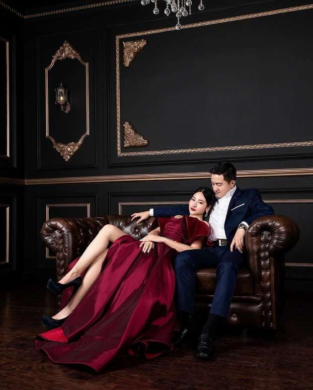 Momen Romantis Legenda Bulu Tangkis Ricky Subagja Bareng Istri Ketiga, Beda Usia 26 Tahun!