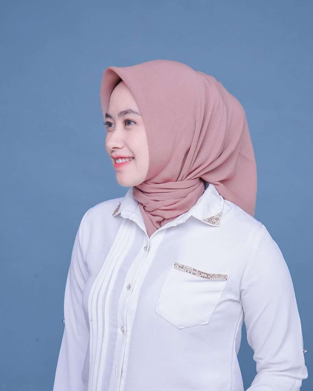 9 Potret Satpol PP Viral yang Cantiknya Kebangetan, Para Pria Auto Pengen Digerebek!