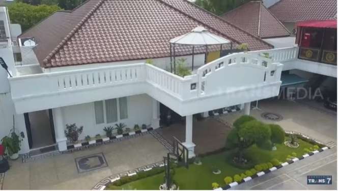 8 Potret Rumah Mewah Pengacara Kondang Ina Rachman, Isinya Bikin Melongo!