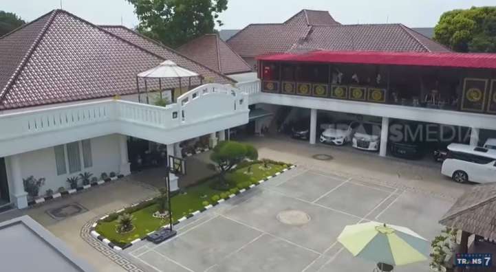 8 Potret Rumah Mewah Pengacara Kondang Ina Rachman, Isinya Bikin Melongo!