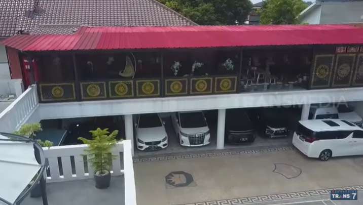 8 Potret Rumah Mewah Pengacara Kondang Ina Rachman, Isinya Bikin Melongo!