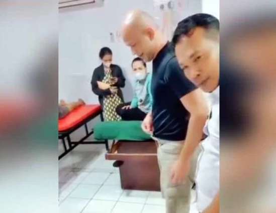 7 Potret Terbaru Harry Pantja Usai Dikabarkan Stroke, Perubahannya Bikin Syok!