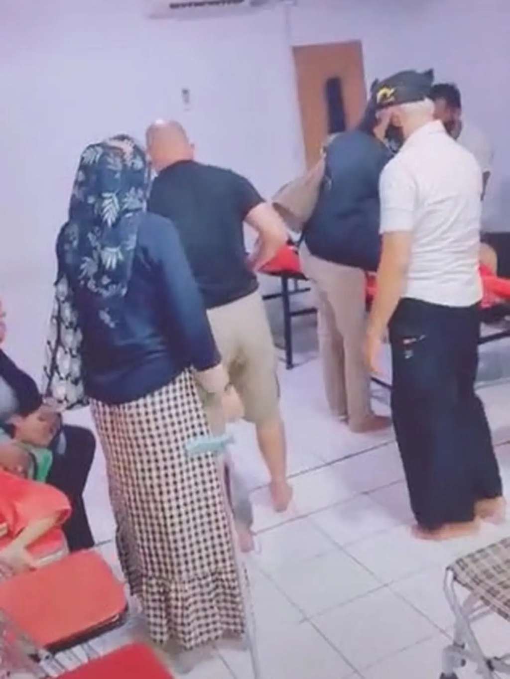 7 Potret Terbaru Harry Pantja Usai Dikabarkan Stroke, Perubahannya Bikin Syok!