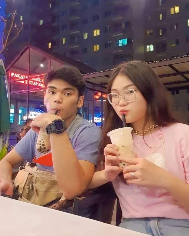Ingat Ojan Pemain Sketsa? Kini Makin Ganteng & Punya Pacar Super Cantik, Lihat 9 Potretnya!